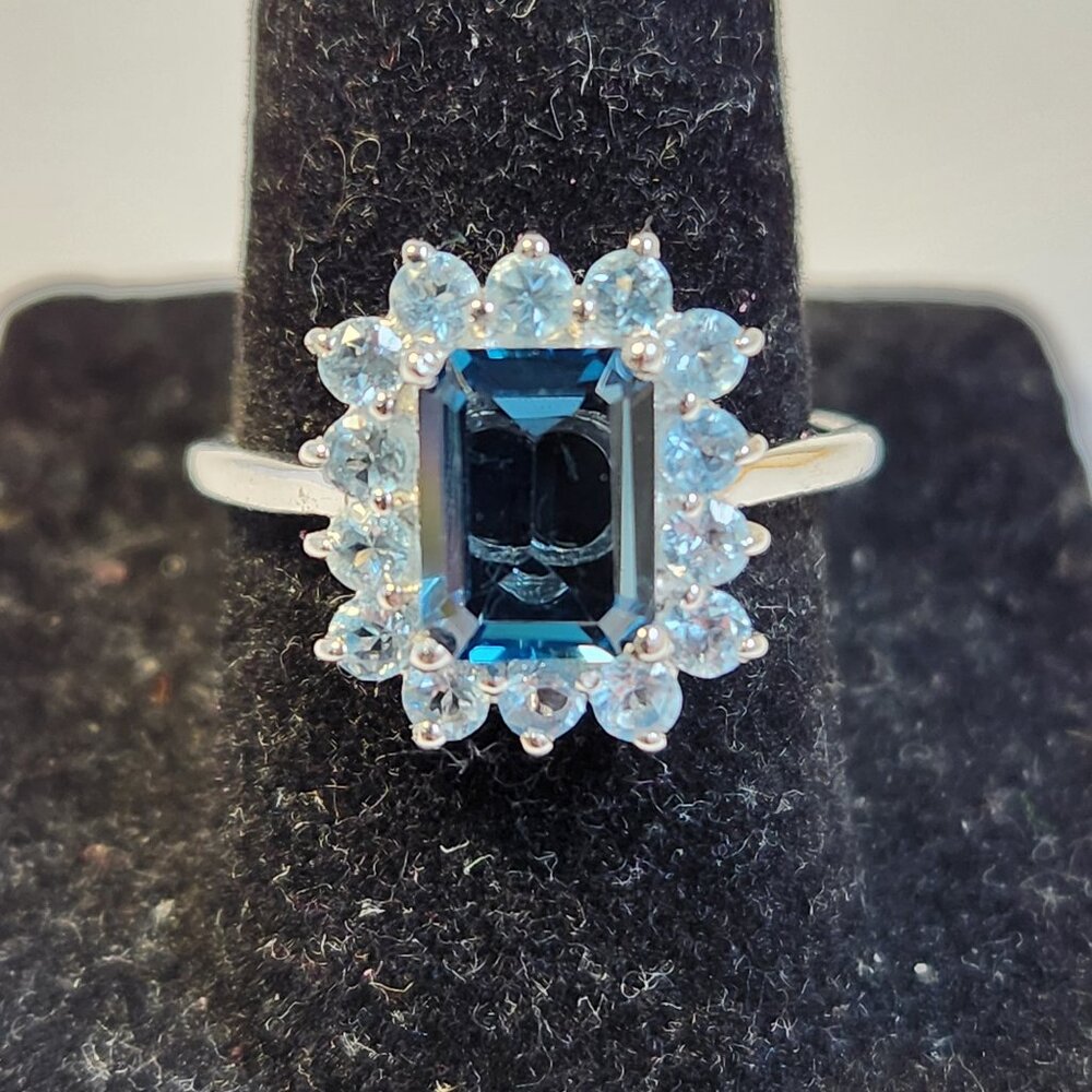 Estate Deep Blue Emerald-Cut Halo Ring with White Accents - Picture 10 of 15